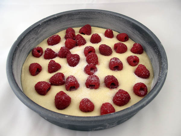 Raspberry cake uncooked