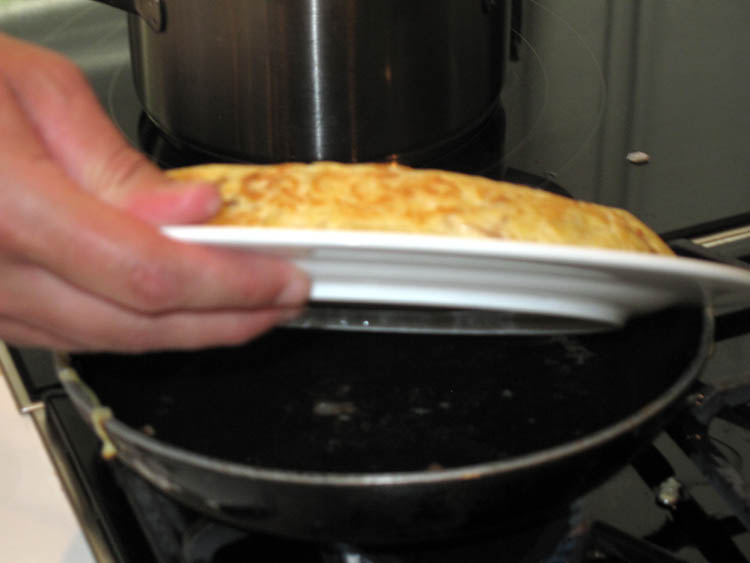 Cayena omelet sliding