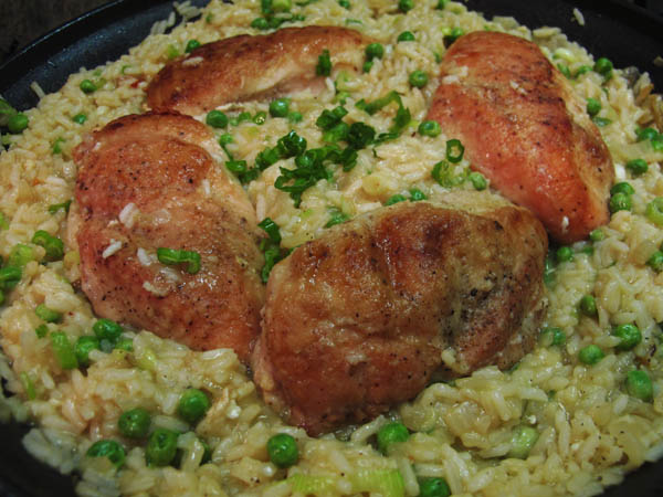 Chicken rice peas skillet