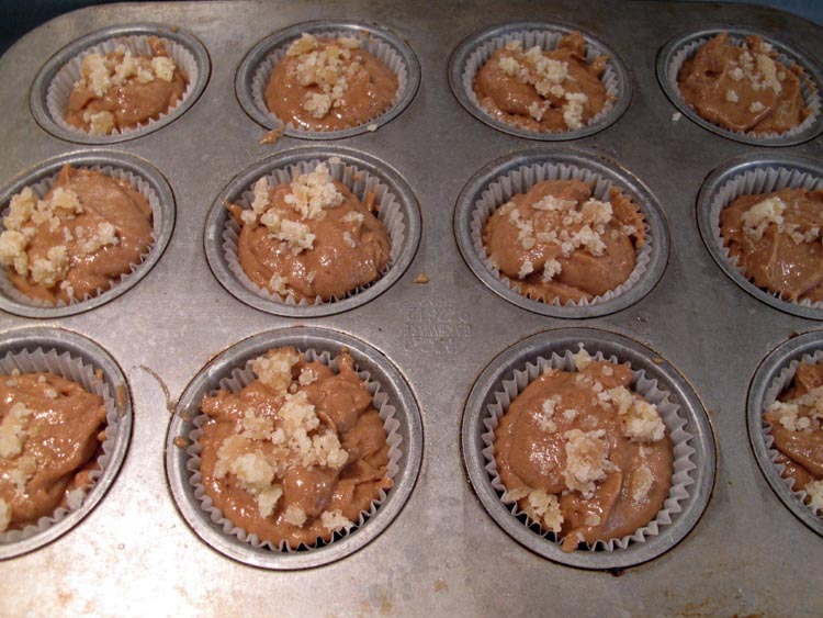 Gingerbread muffins tin