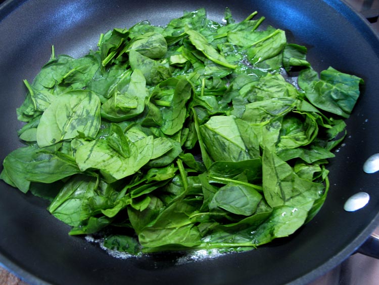 Scrambled eggs spinach