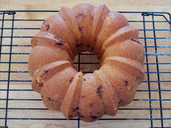 Strawberry Tea Cake cooling