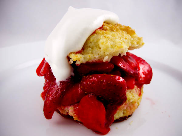 Fresh Strawberry Shortcake Cream
