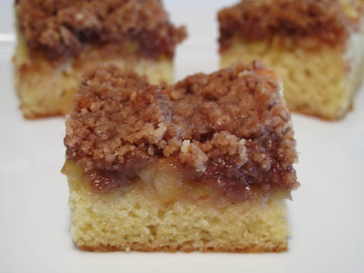 Apple Crumble Coffe Cake square