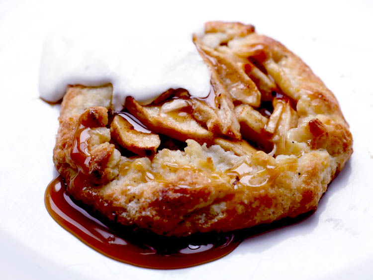 Rustic apple tart caramel sauce1