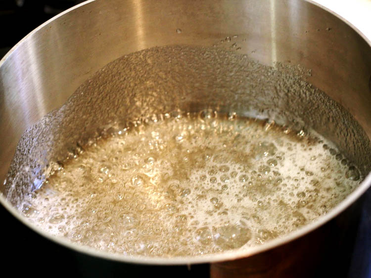 Caramel sauce boil