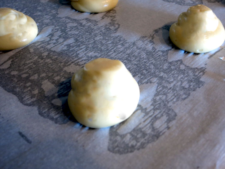 Profiteroles dough balls