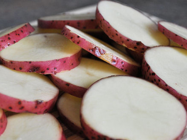 Sliced red potatoes1