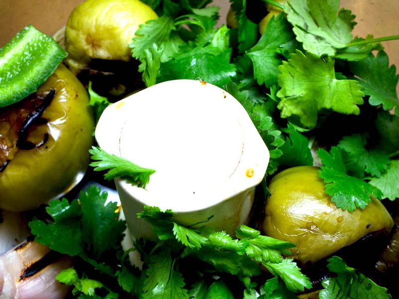 Tomatillo ingredients bowl1