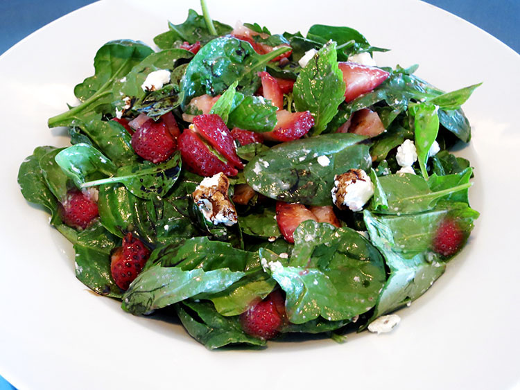 Strawberry spinach salad 1