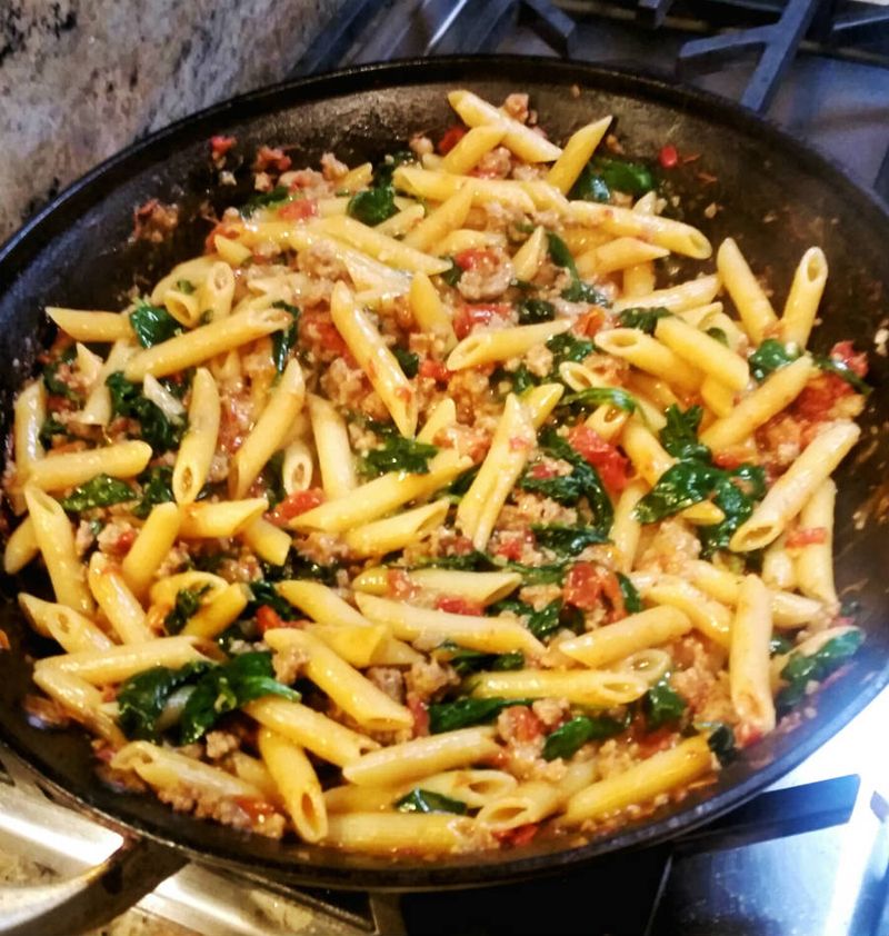 Pasta Turkey Sausauge Sun Dried Tomatoes pan1