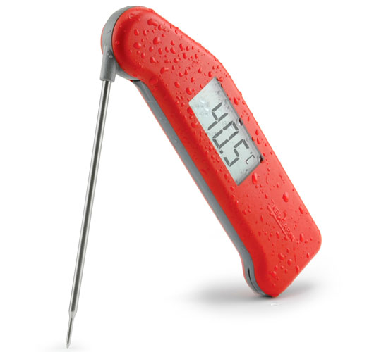 SplashProofThermapen-Red-with-water